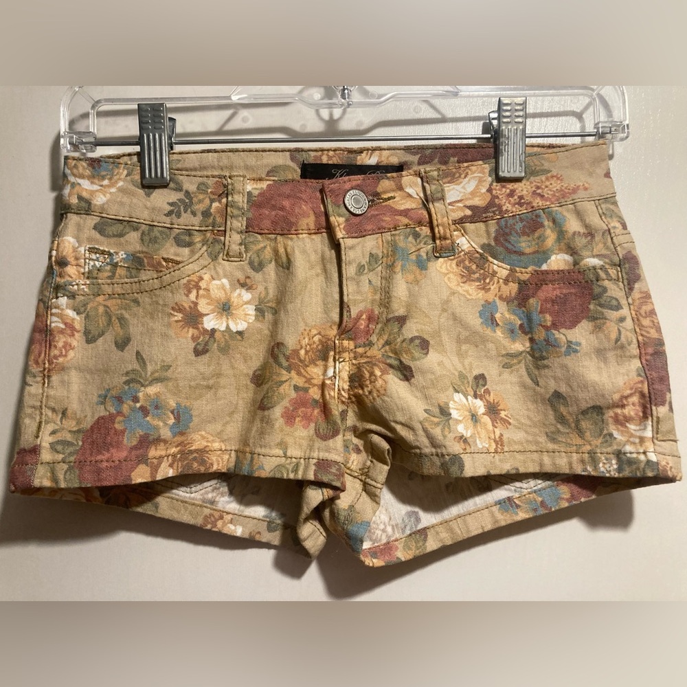 Klique B Floral Women's Shorts
